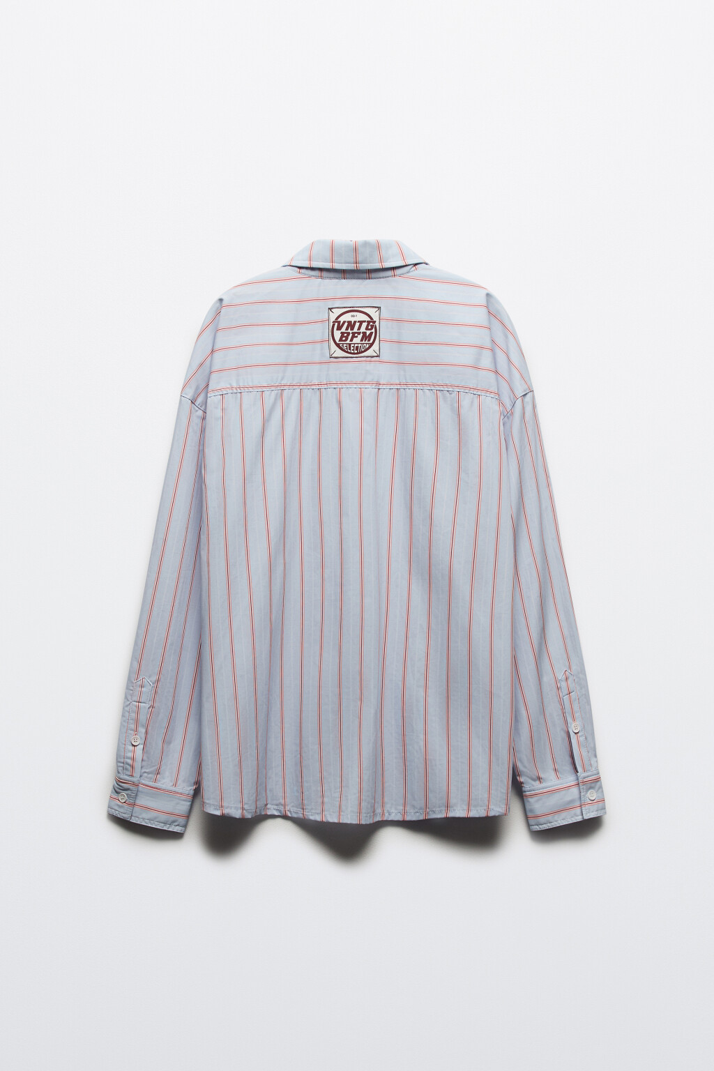 Рубашка oversize в полоску с нашивкой - цвет голубой - 9