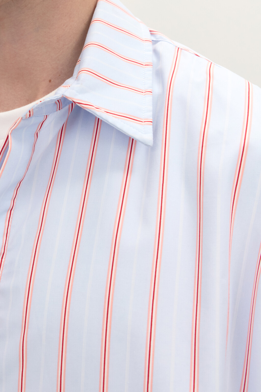 Рубашка oversize в полоску с нашивкой - цвет голубой - 6