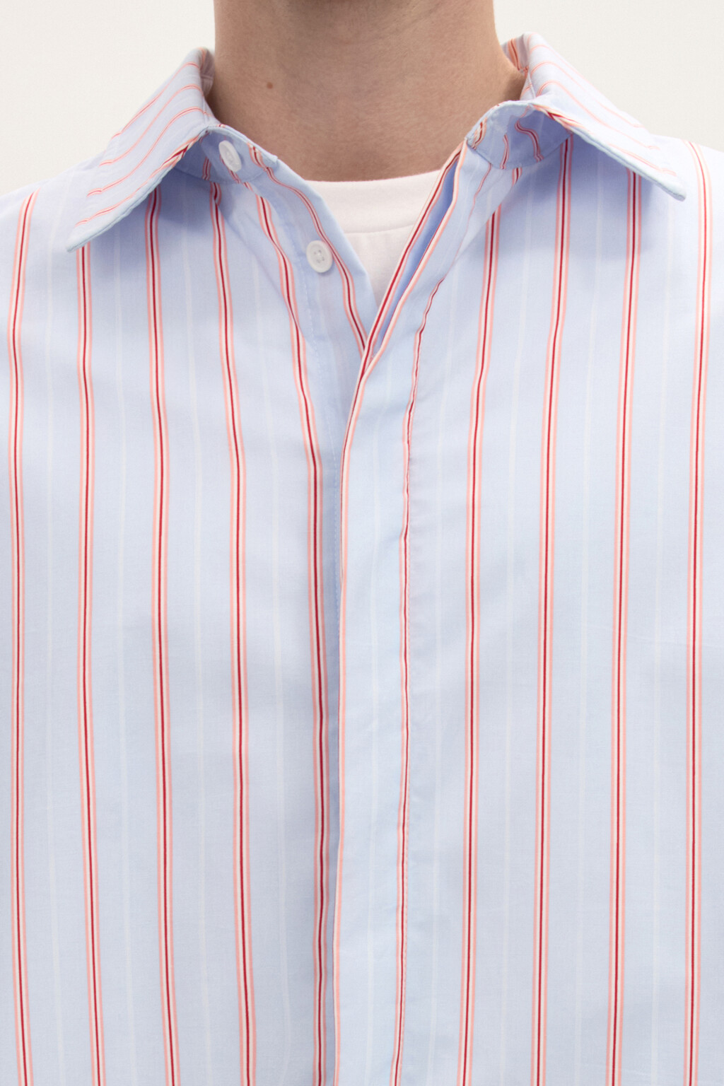 Рубашка oversize в полоску с нашивкой - цвет голубой - 7
