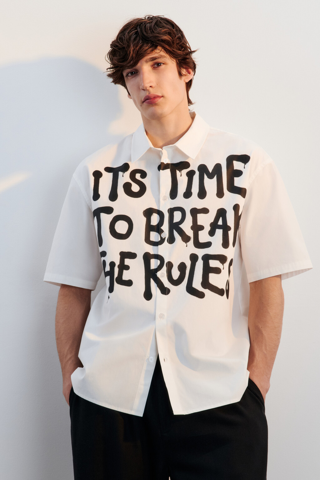 Рубашка хлопковая с принтом-надписью - цвет белый - 2