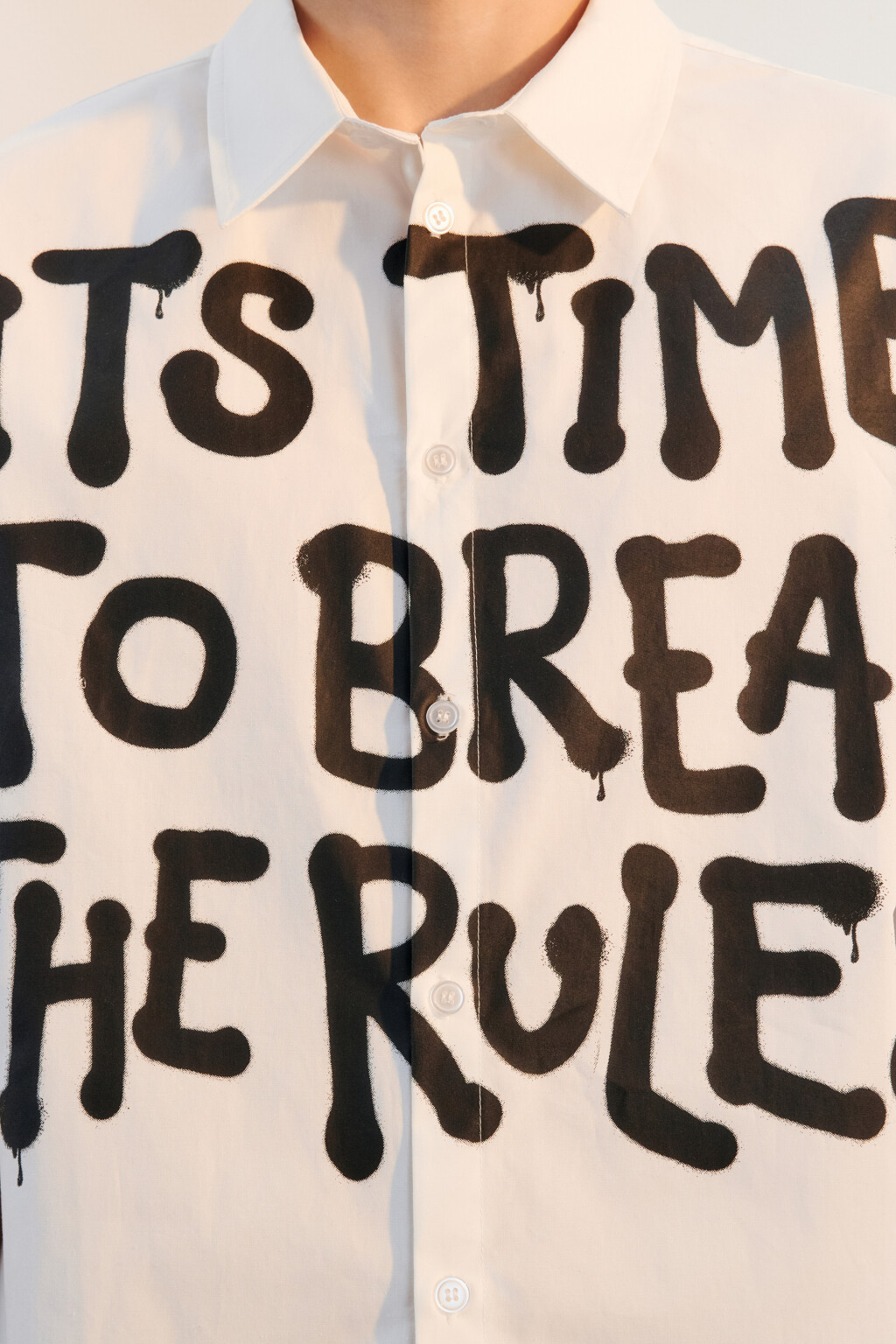 Рубашка хлопковая с принтом-надписью - цвет белый - 5