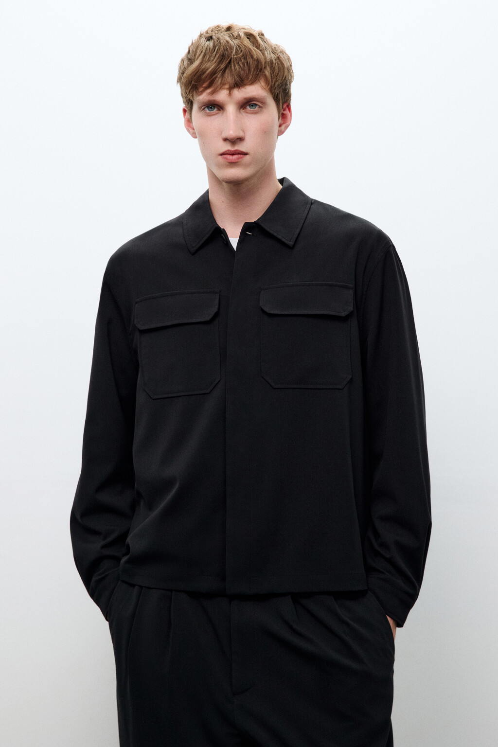 Рубашка-овершот с накладными карманами - цвет черный - 2
