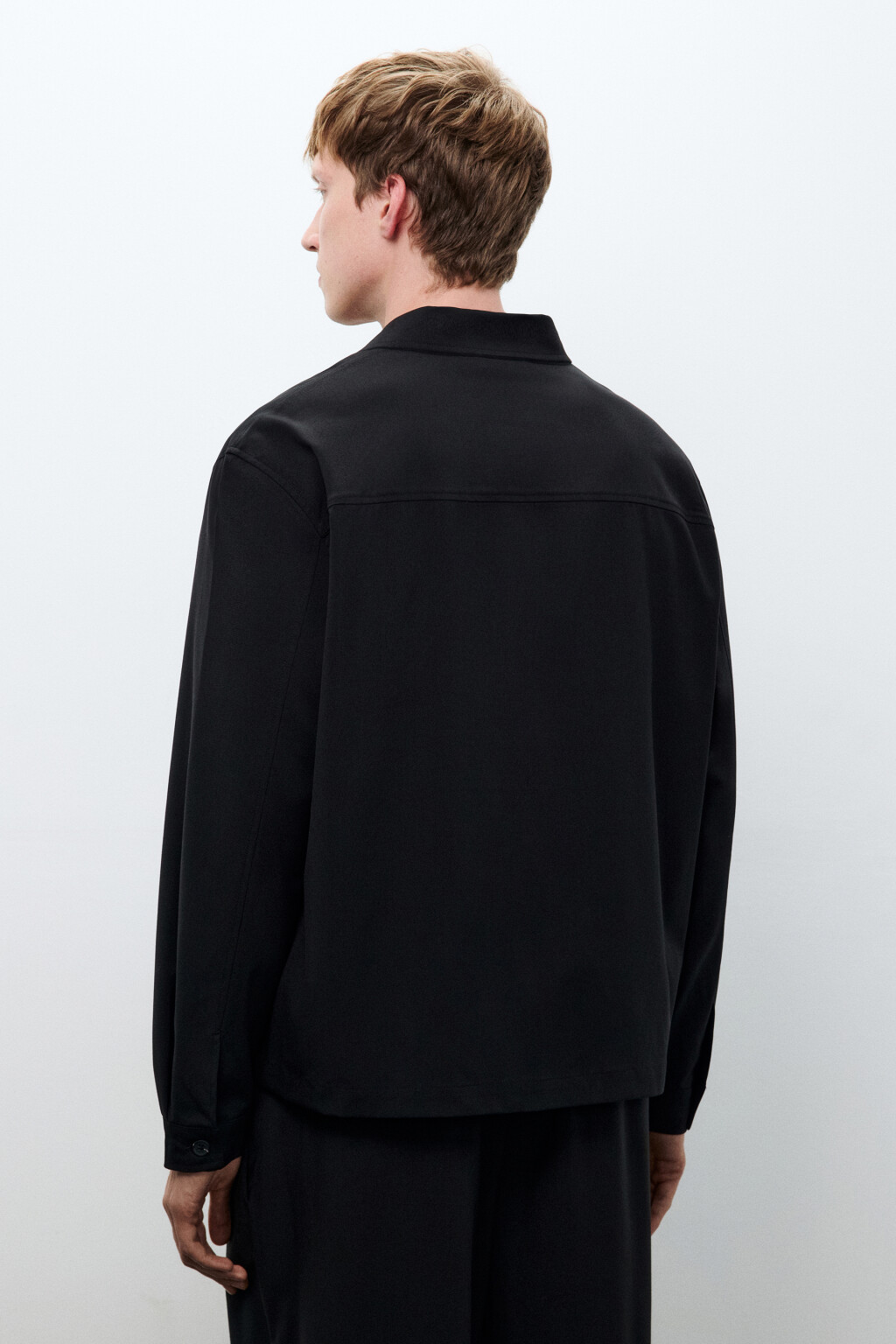 Рубашка-овершот с накладными карманами - цвет черный - 3