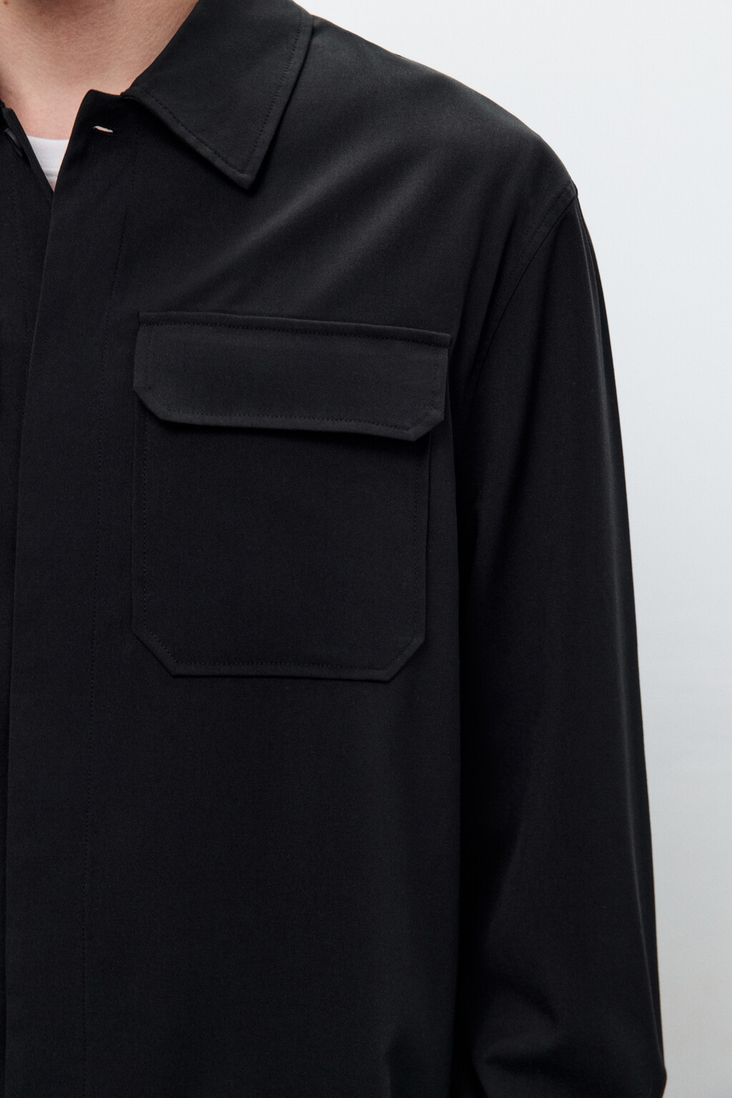 Рубашка-овершот с накладными карманами - цвет черный - 5