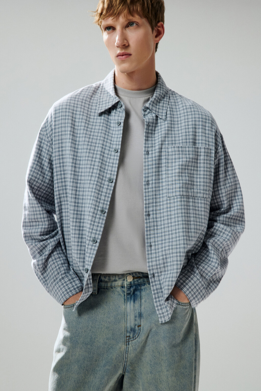 Рубашка в клетку с открытыми срезами - цвет серый - 1