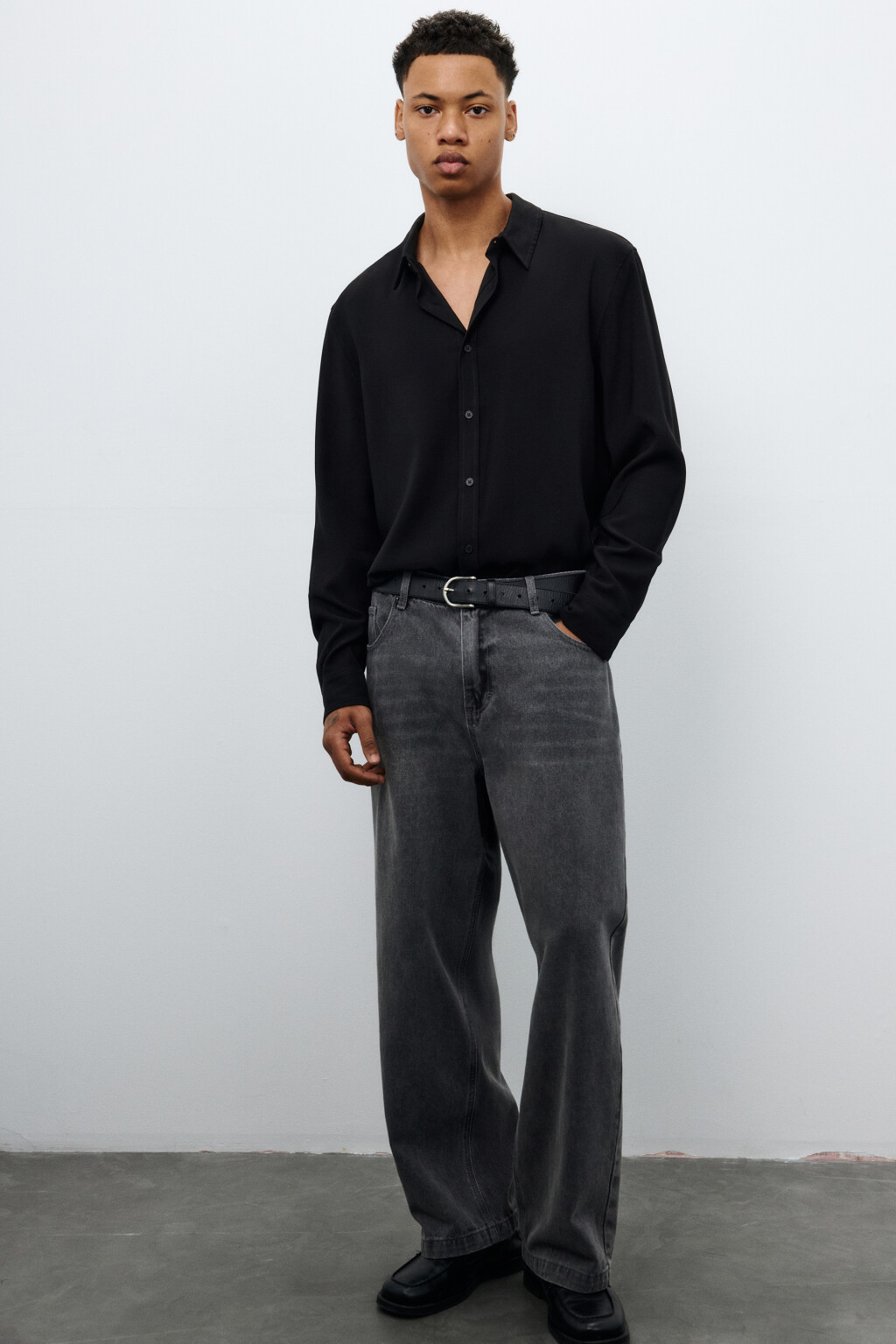 Рубашка классическая из вискозы - цвет черный - 2