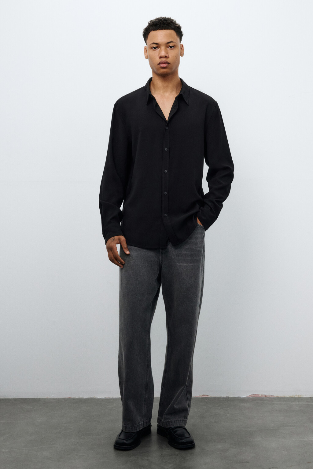 Рубашка классическая из вискозы - цвет черный - 5