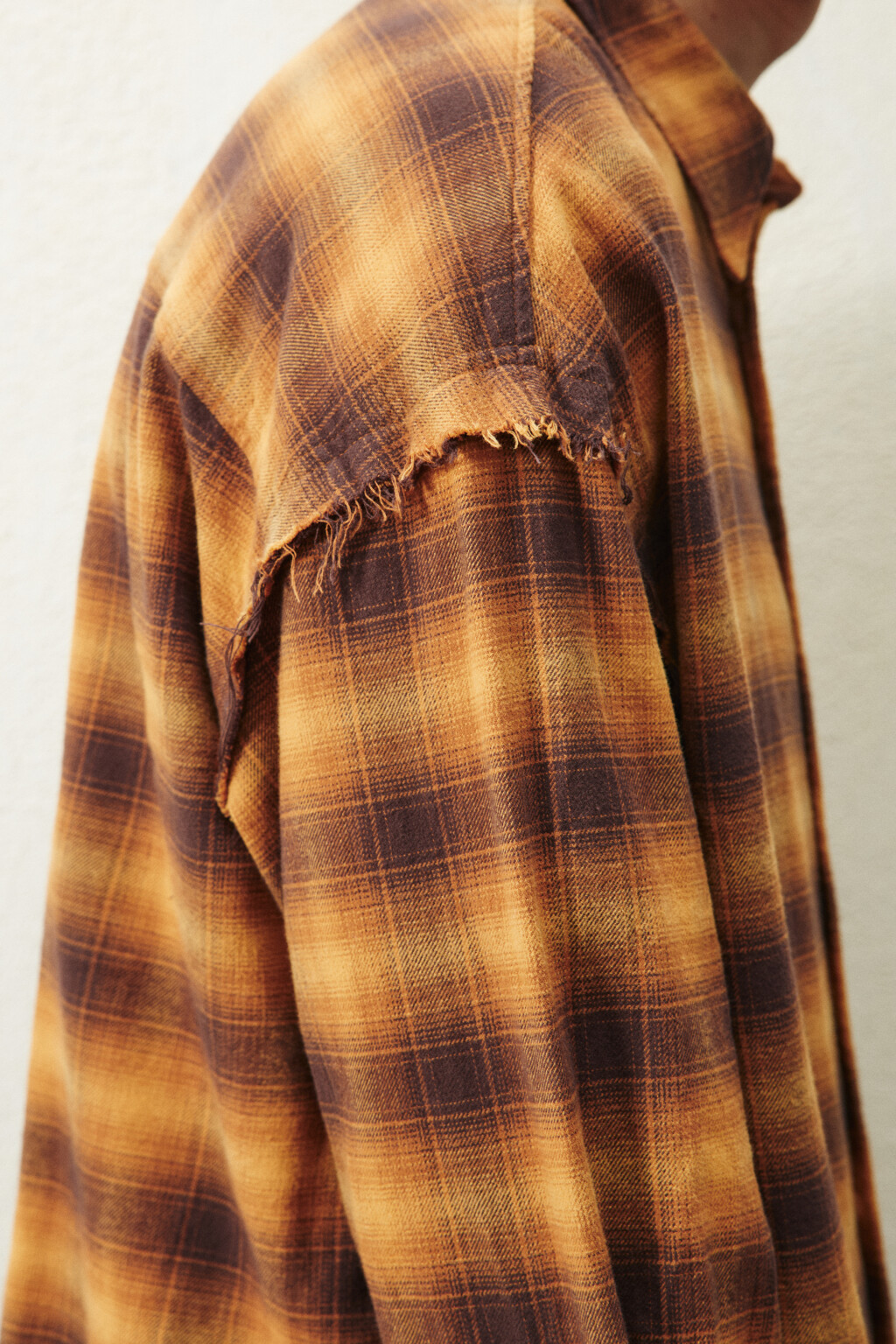 Рубашка в клетку с открытыми срезами - цвет мультиколор - 6