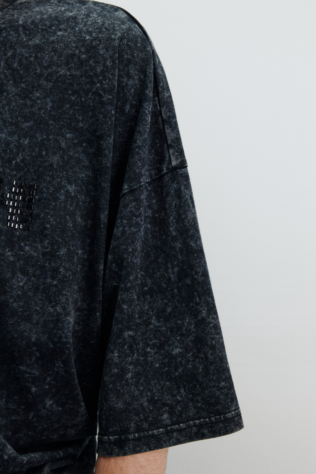 Футболка с вареным эффектом и надписью - цвет черный - 5