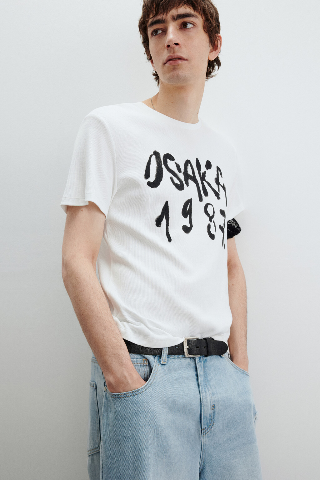 Футболка в рубчик с надписью - цвет белый - 1