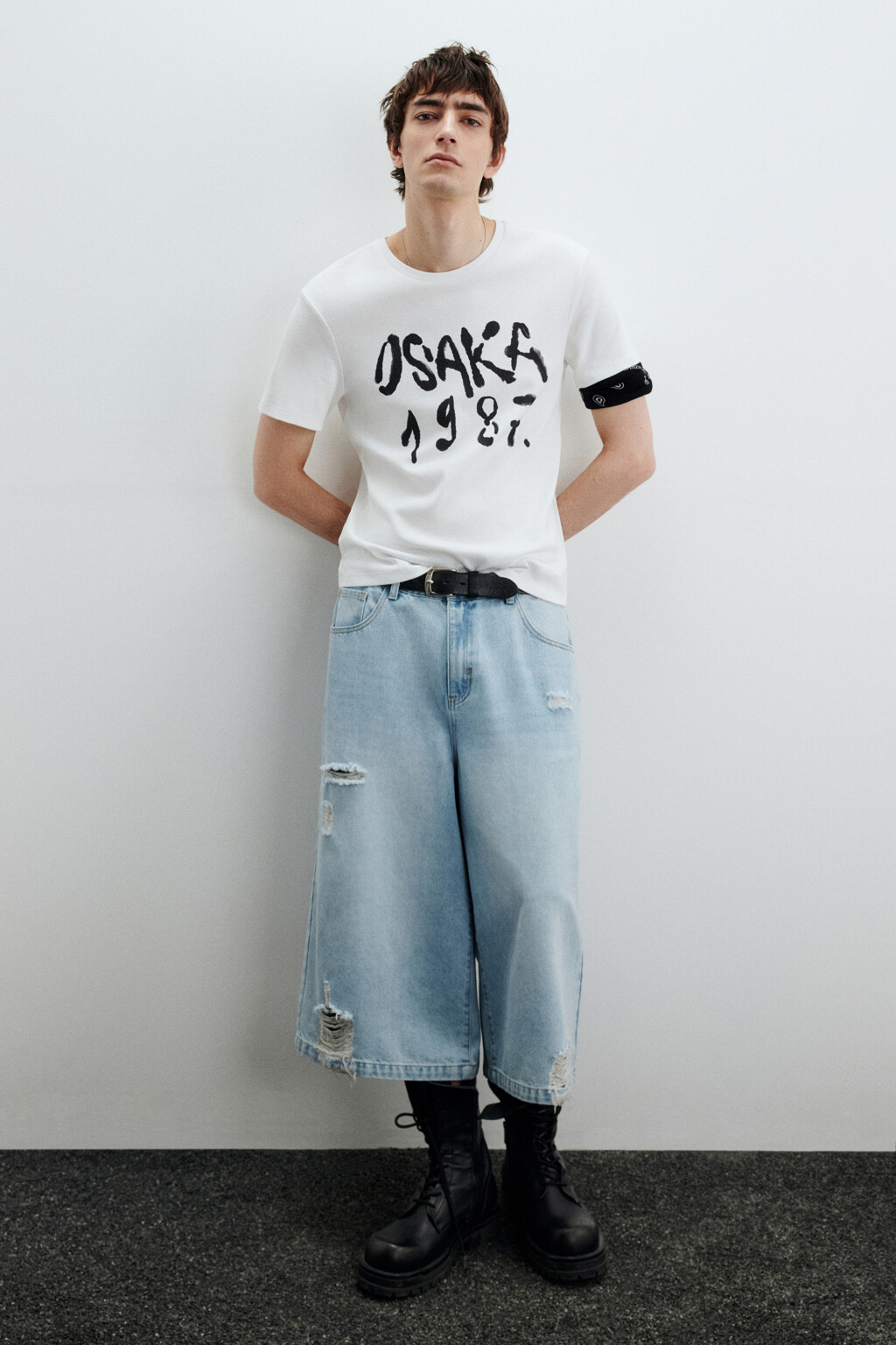 Футболка в рубчик с надписью - цвет белый - 4