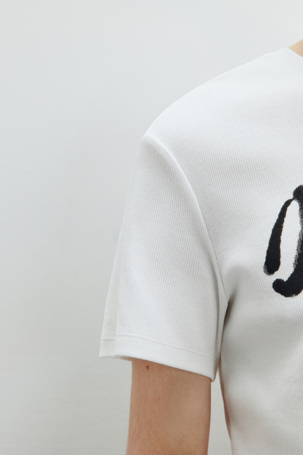 Футболка в рубчик с надписью - цвет белый - 6