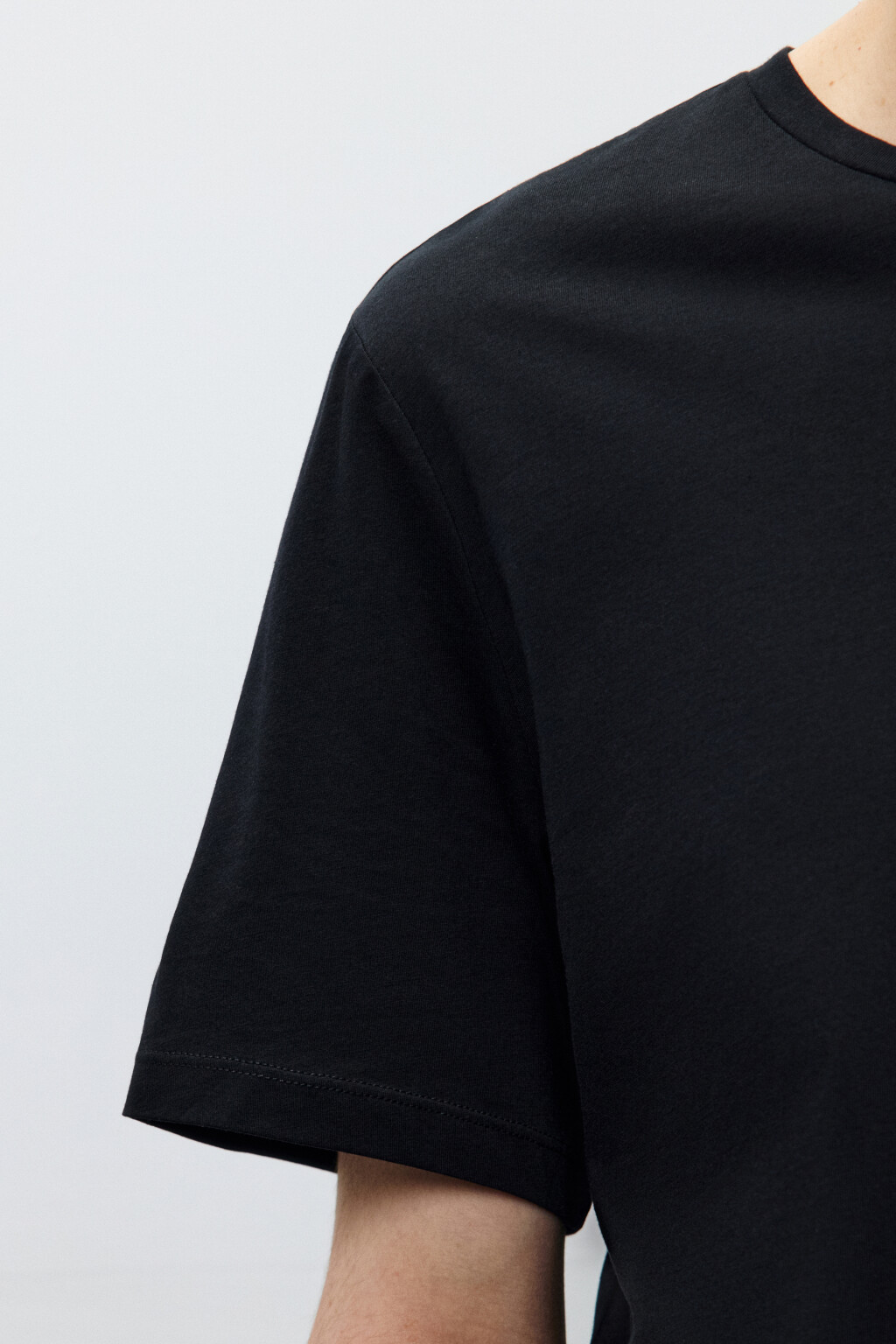 Футболка из легкого хлопкового трикотажа - цвет черный - 6