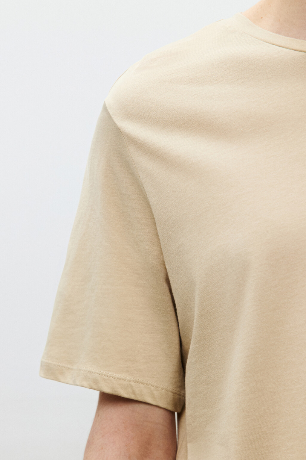 Футболка из легкого хлопкового трикотажа - цвет бежевый - 6