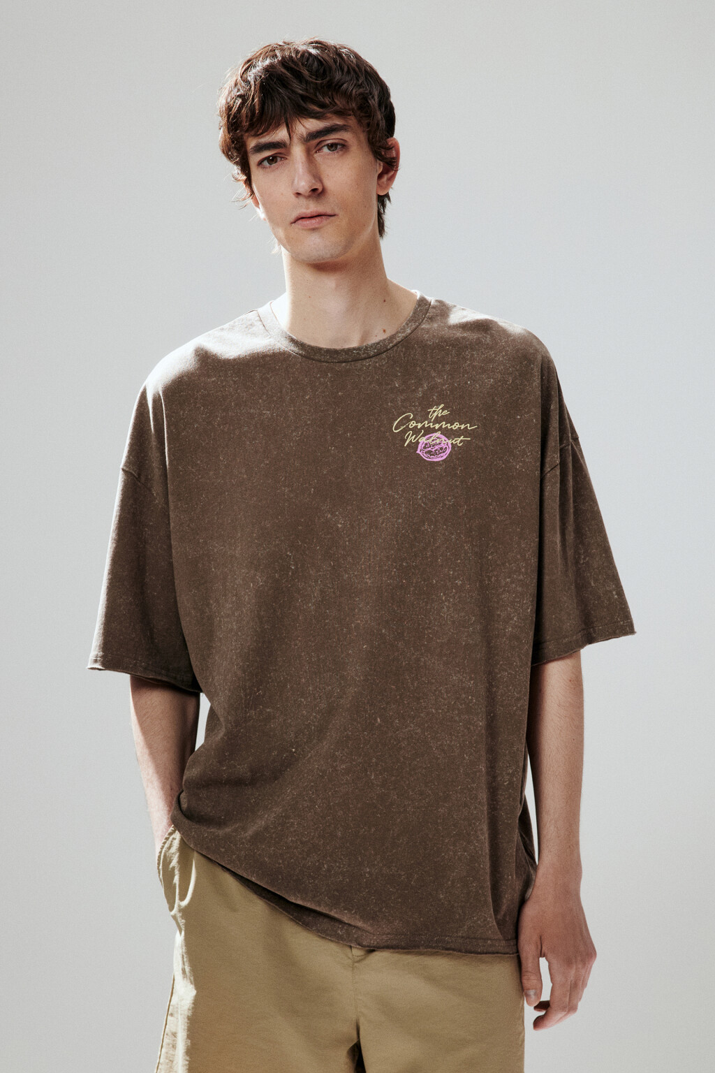 Футболка с принтом и открытыми срезами - цвет коричневый - 3