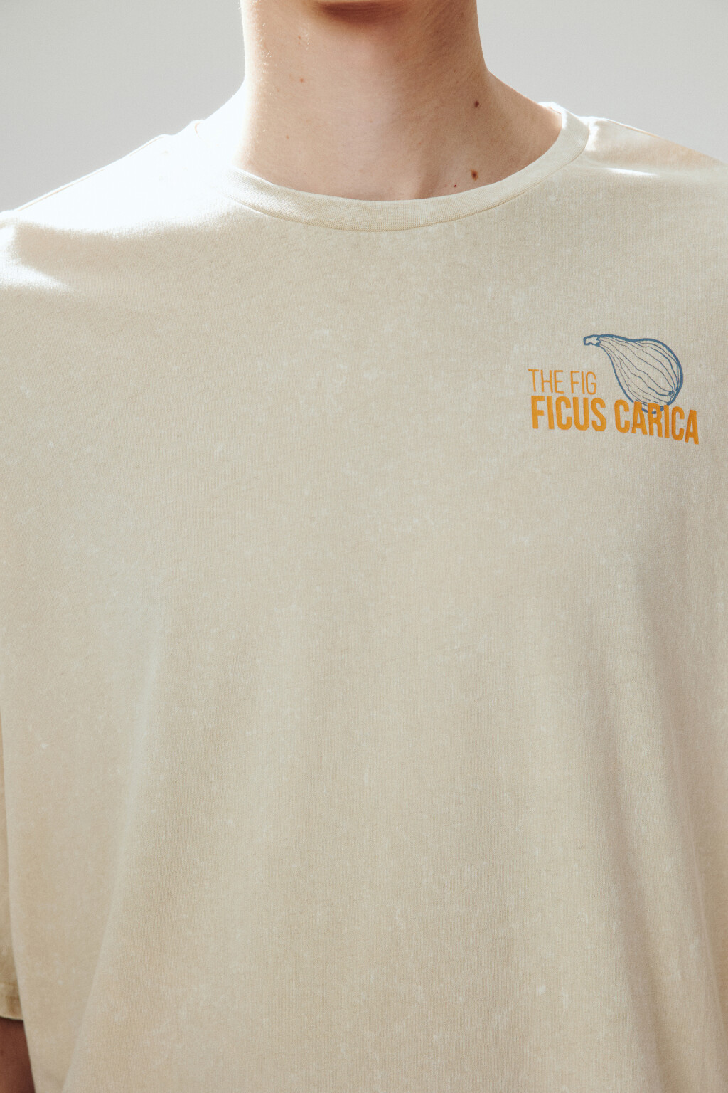 Футболка с принтом и открытыми срезами - цвет бежевый - 6