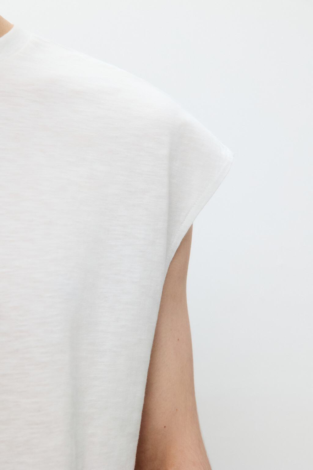 Футболка хлопковая без рукавов - цвет белый - 7