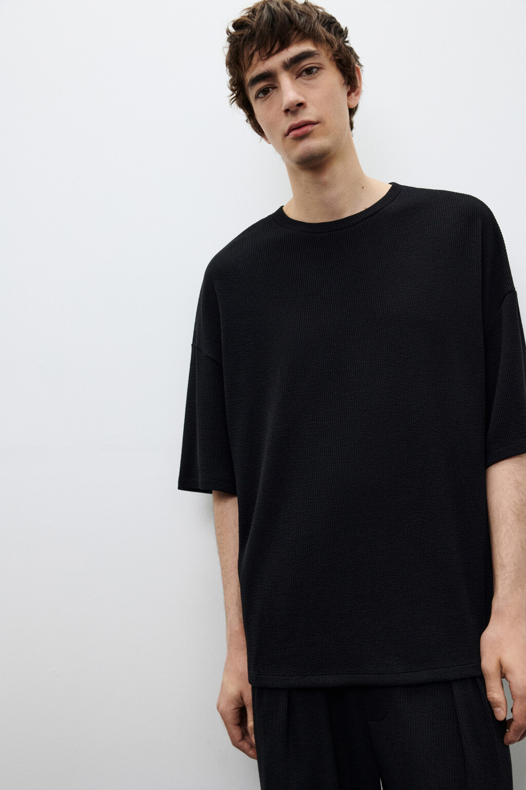 Футболка свободная в рубчик - цвет черный - 1