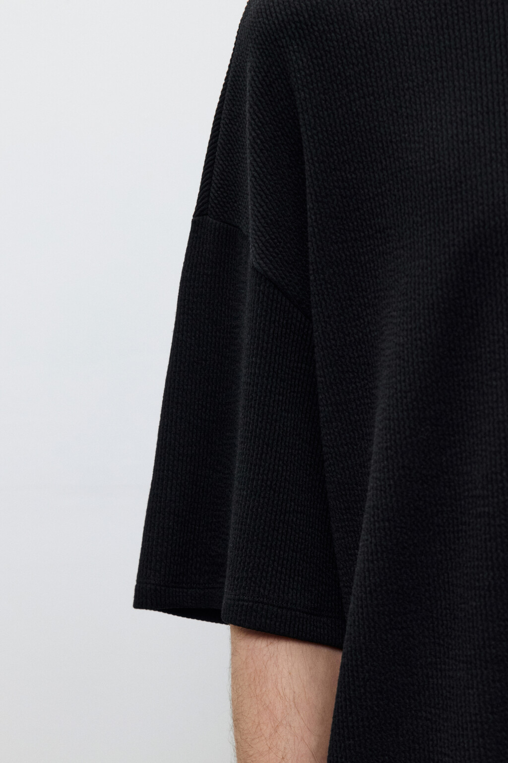 Футболка свободная в рубчик - цвет черный - 6