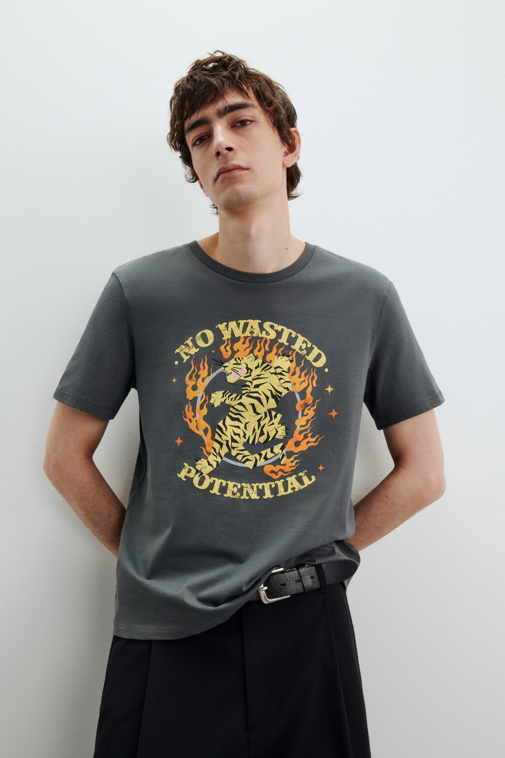 Футболка хлопковая с принтом - цвет серый - 2