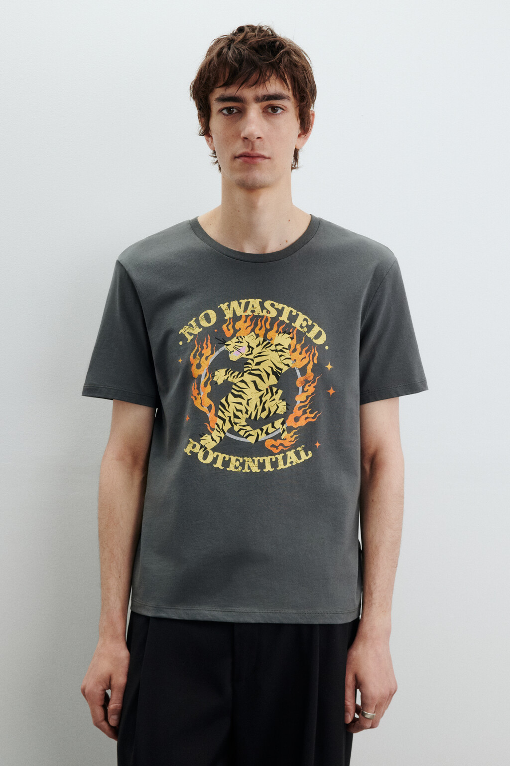 Футболка хлопковая с принтом - цвет серый - 3