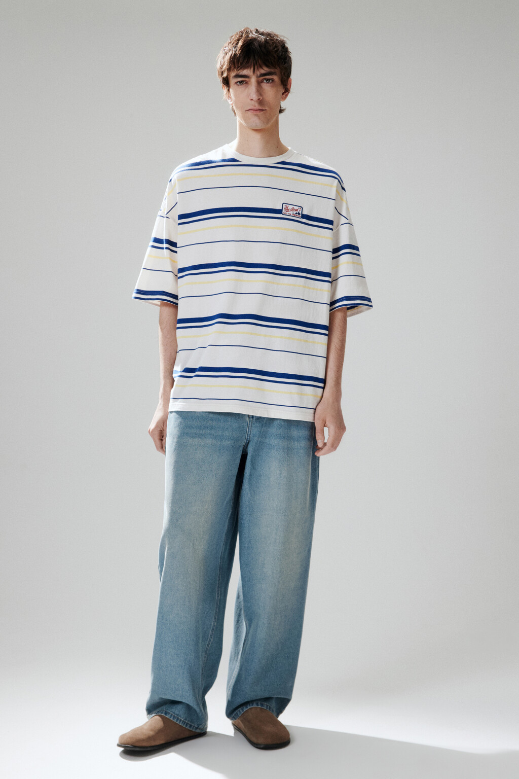 Футболка в полоску с нашивкой - цвет белый - 5