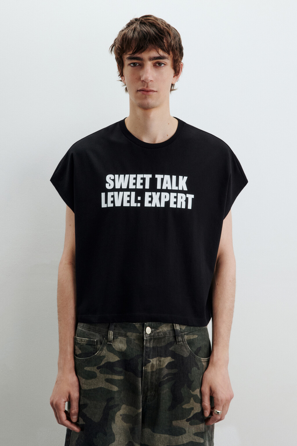 Футболка укороченная без рукавов - цвет черный - 3