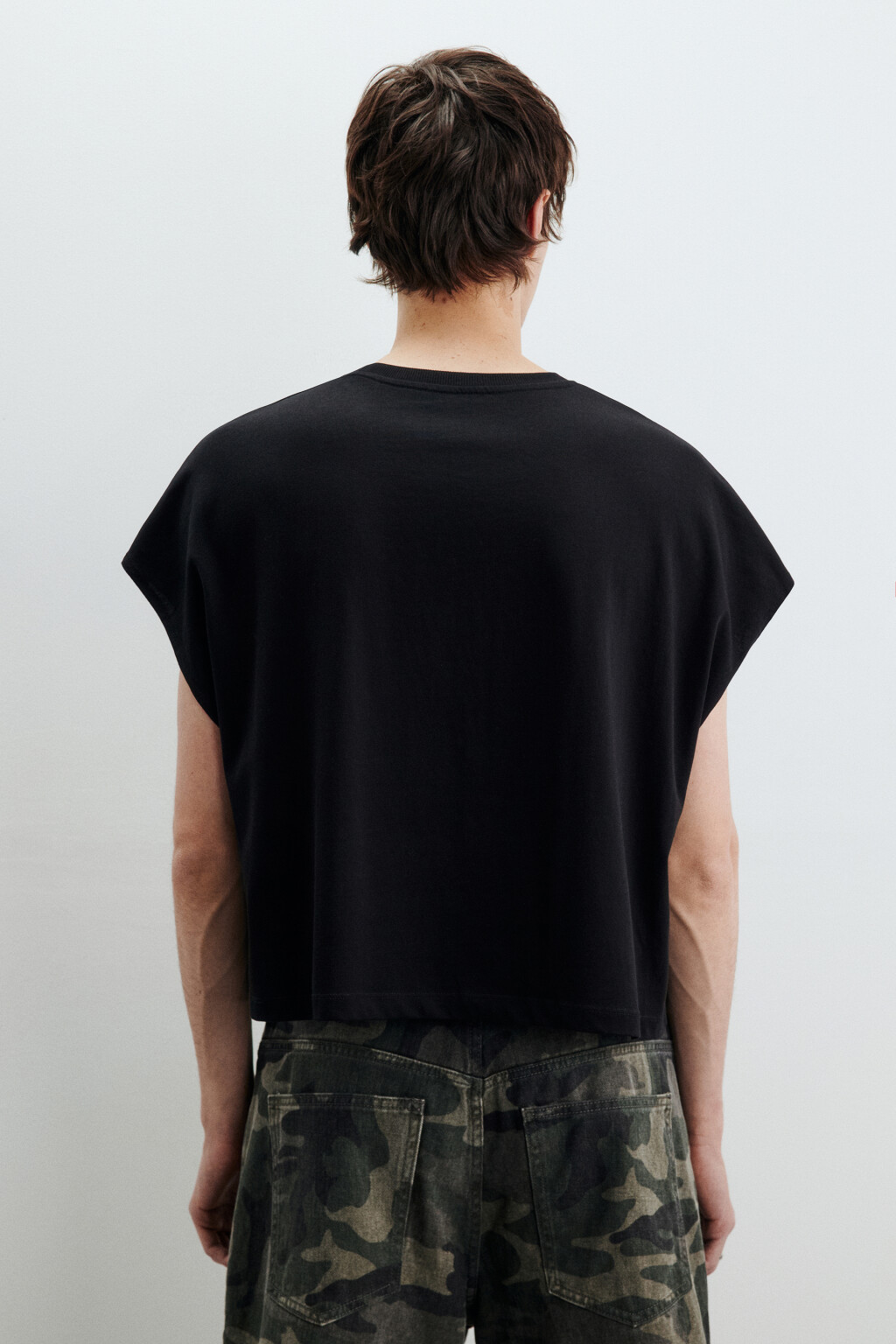 Футболка укороченная без рукавов - цвет черный - 4