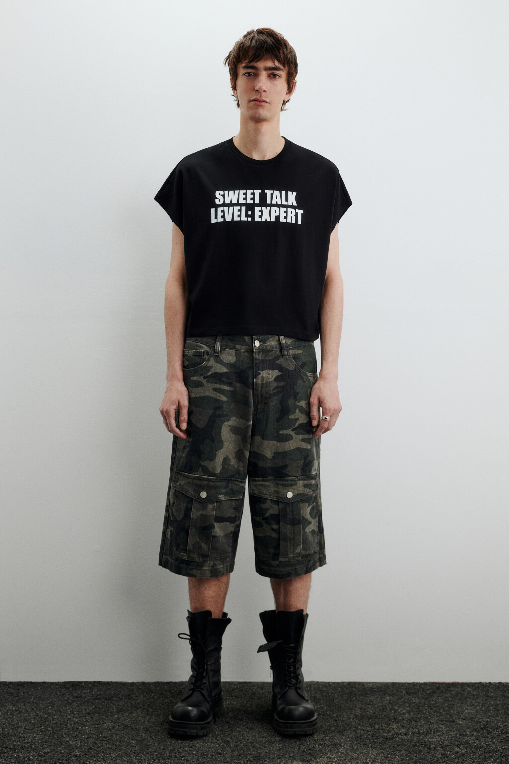 Футболка укороченная без рукавов - цвет черный - 1