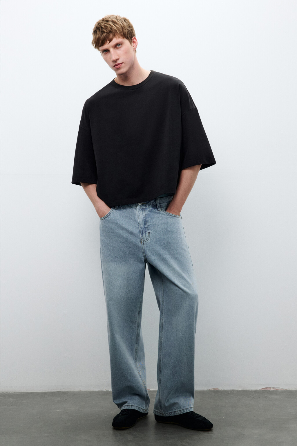 Футболка boxy fit укороченная - цвет черный - 4