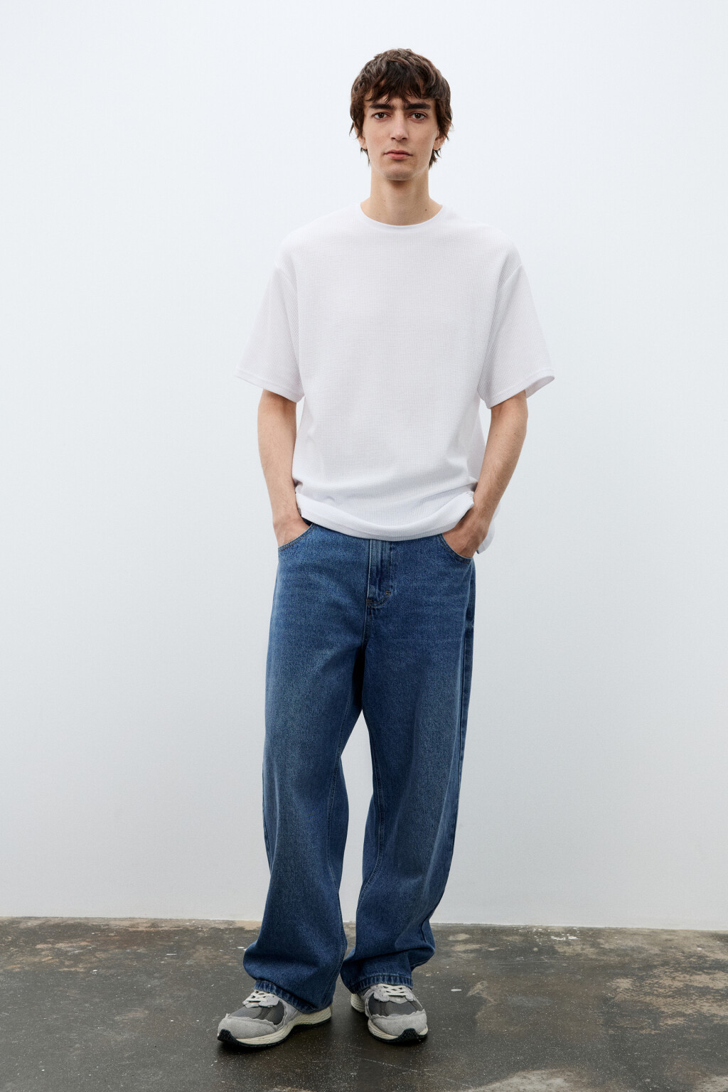 Футболка из фактурной ткани - цвет белый - 4