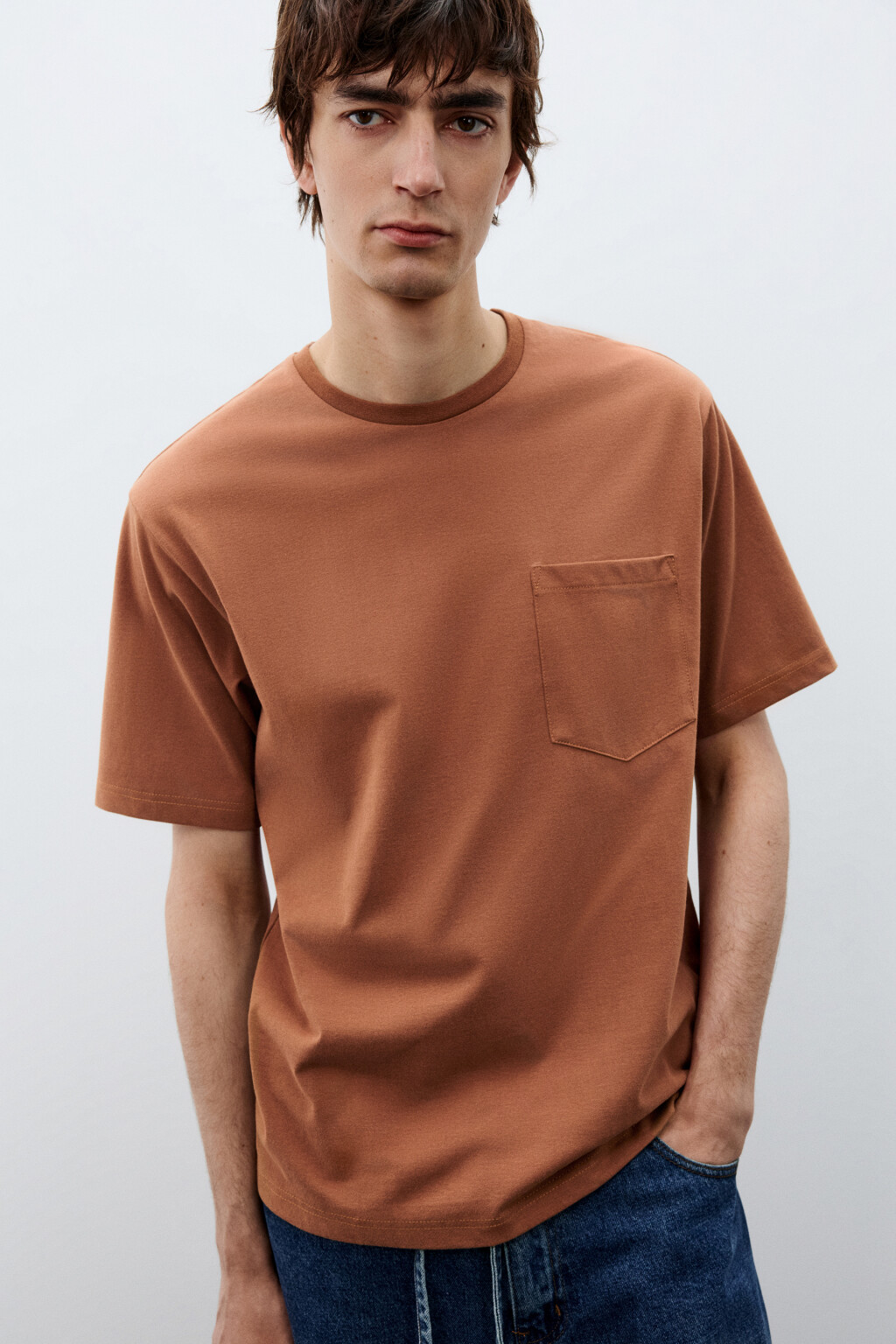 Футболка базовая с карманом - цвет коричневый - 1