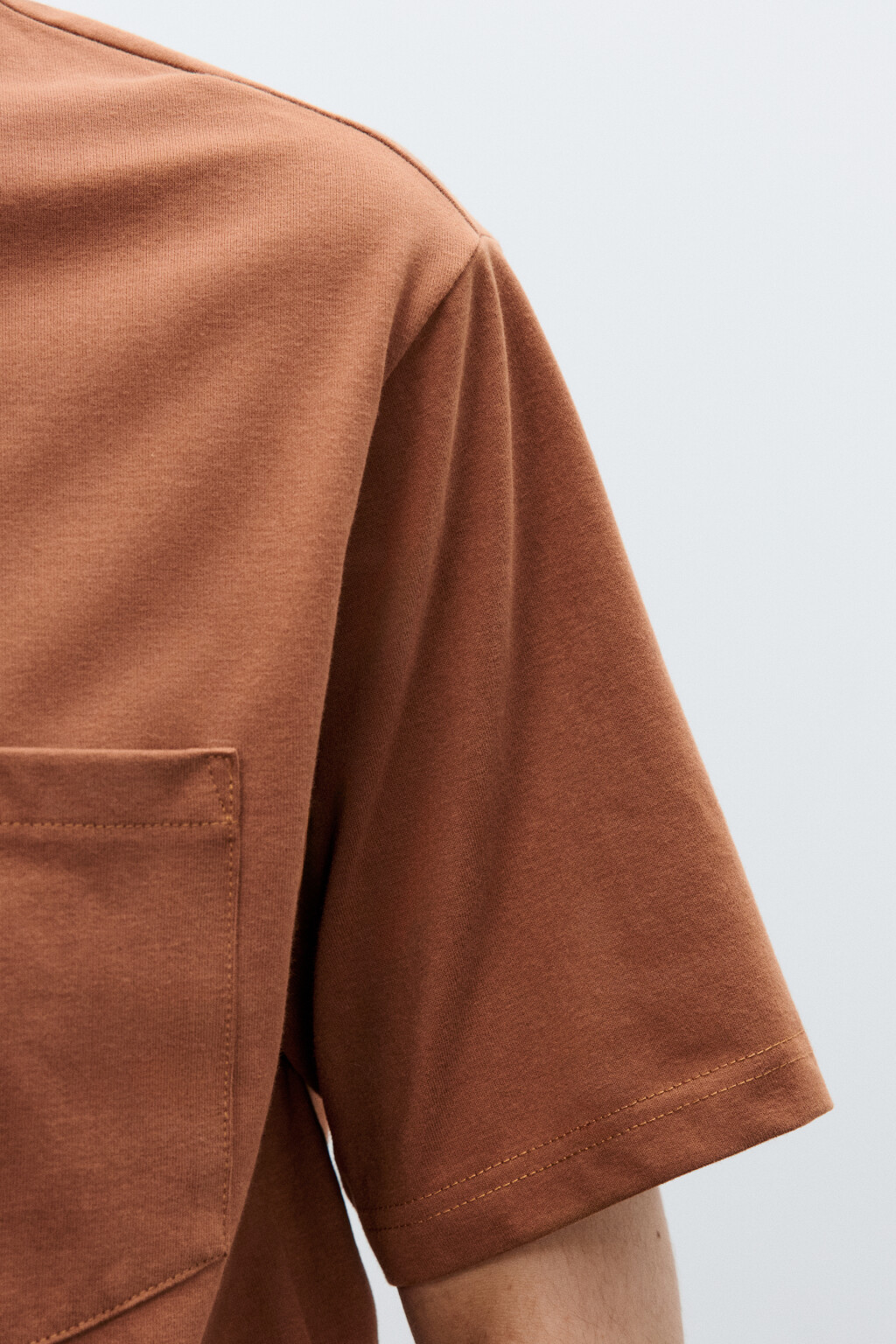 Футболка базовая с карманом - цвет коричневый - 6
