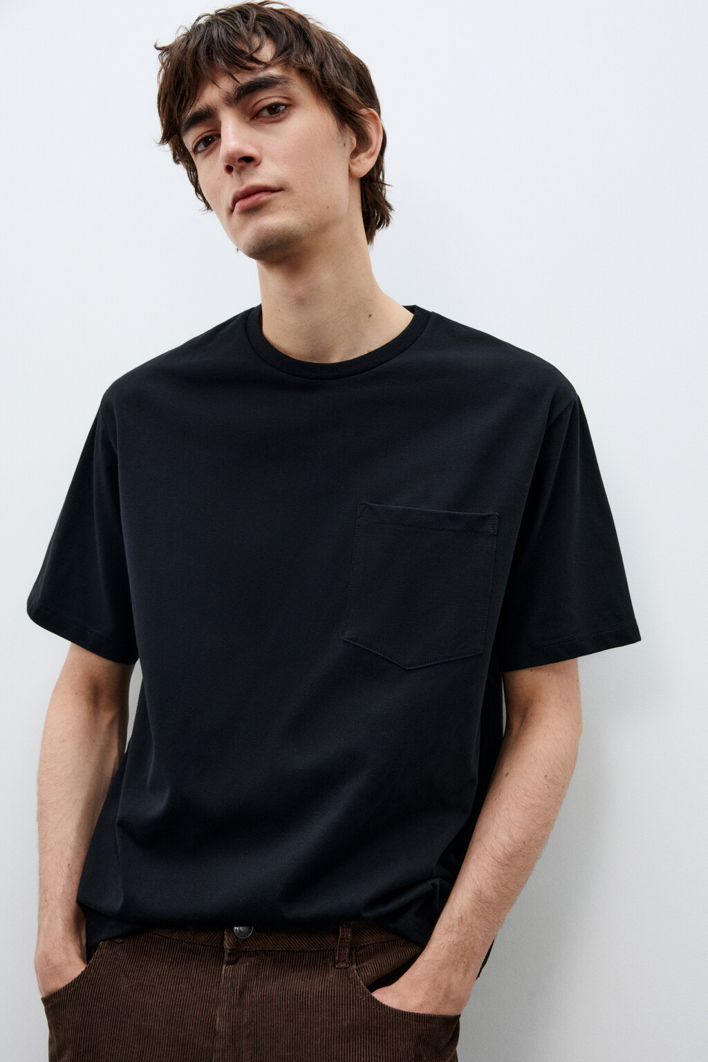 Футболка базовая с карманом - цвет черный - 1