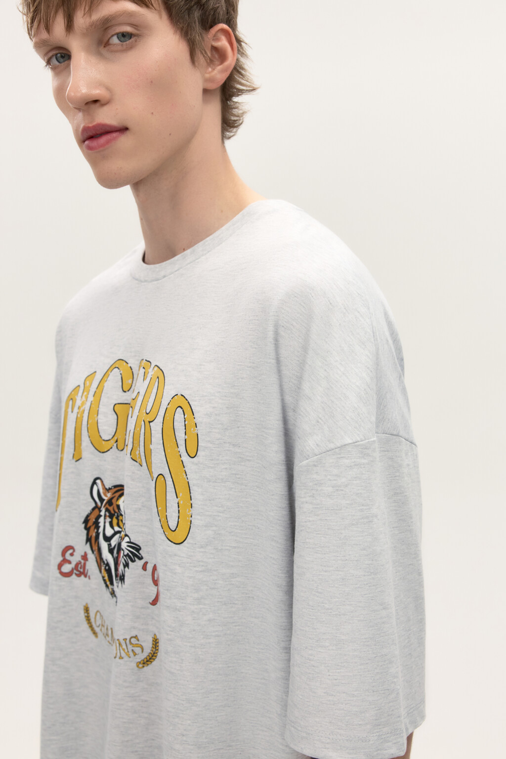 Футболка трикотажная с принтом - цвет серый - 7
