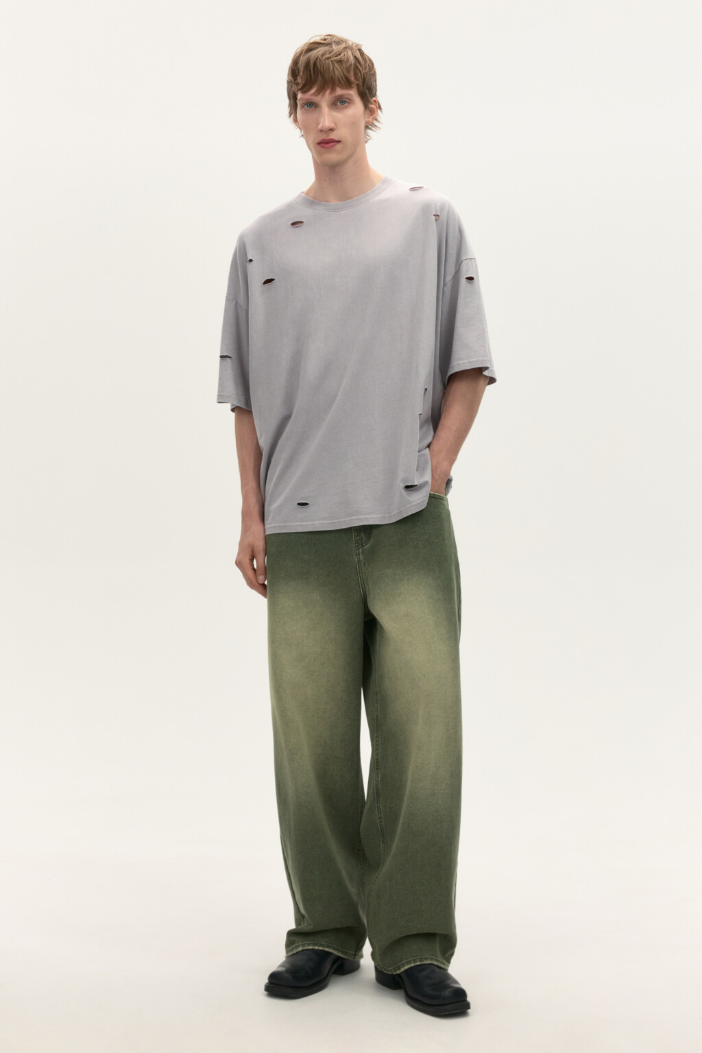 Футболка oversize с рваными элементами - цвет белый - 4