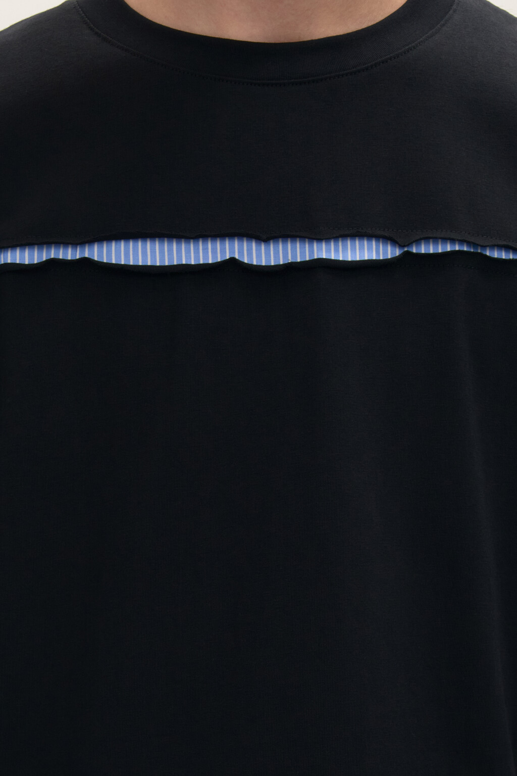 Лонгслив рваный с рубашкой в полоску - цвет черный - 6