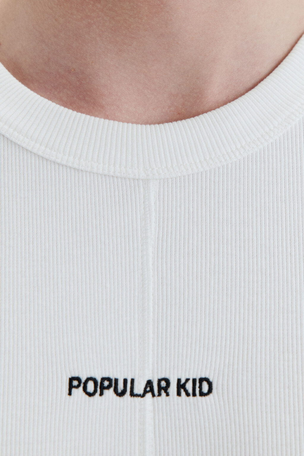 Майка в рубчик с вышивкой - цвет белый - 5