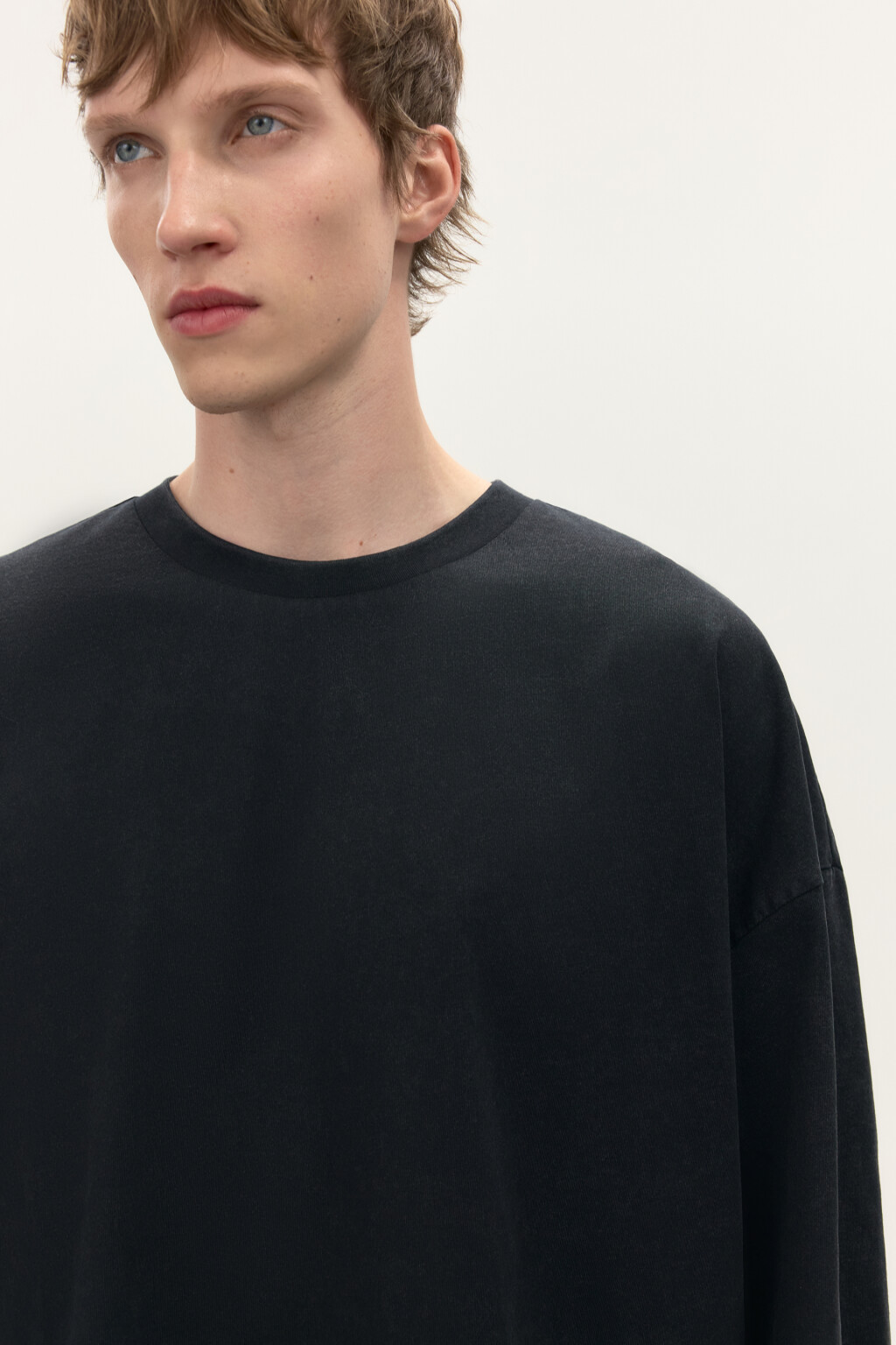 Футболка boxy fit с вареным эффектом - цвет черный - 6