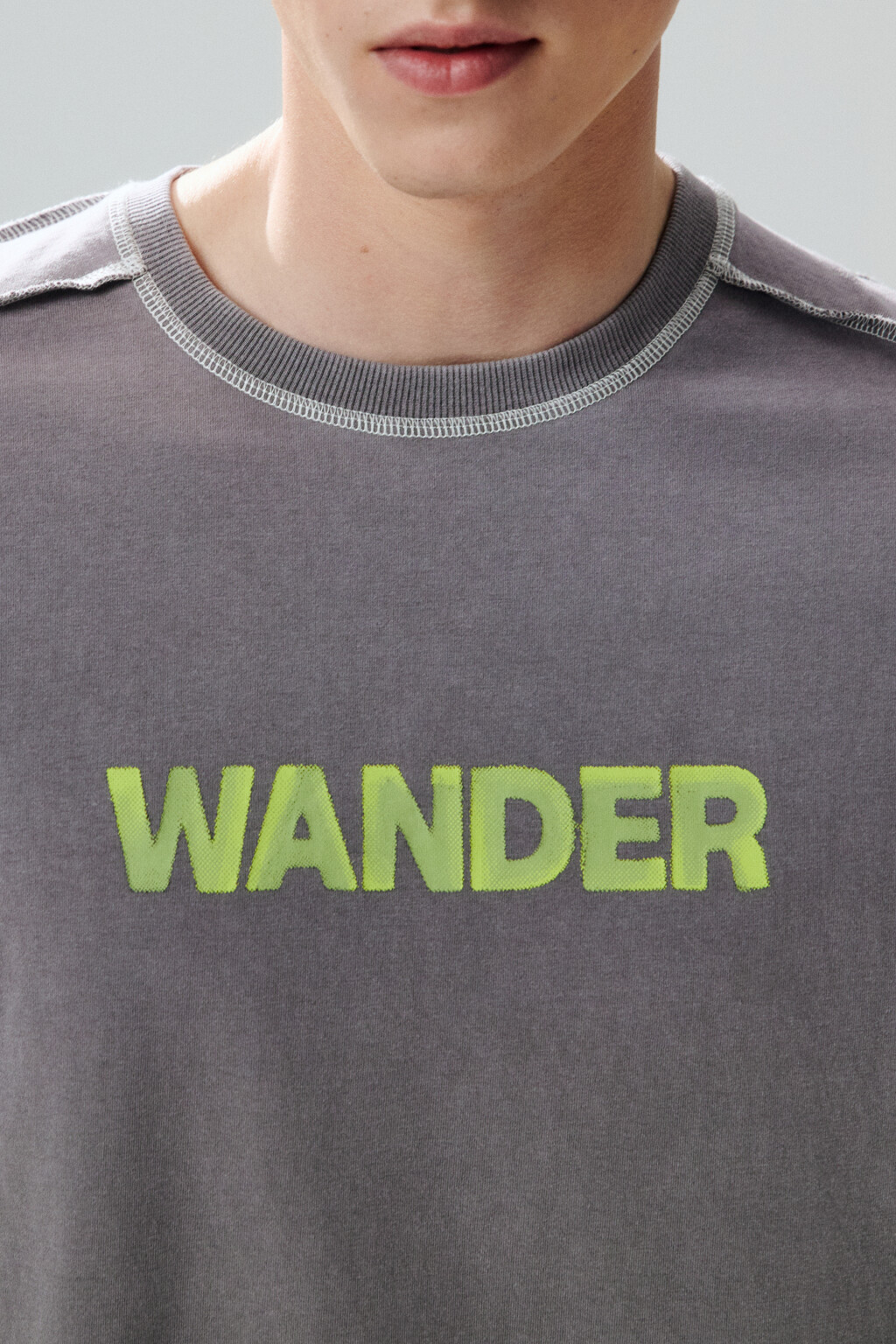 Лонгслив с принтом и открытыми срезами - цвет серый - 6