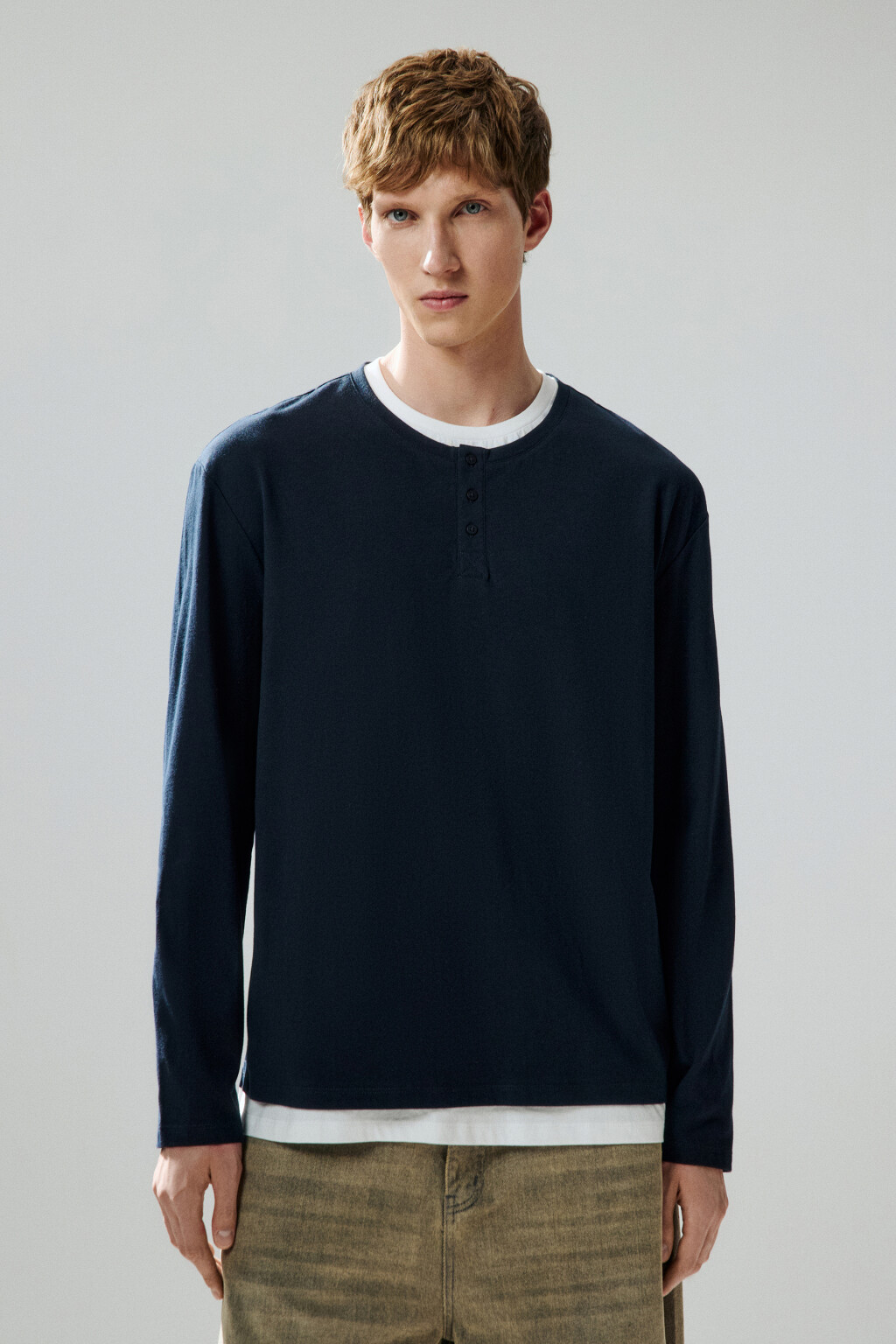 Лонгслив двуслойный с застежкой на груди - цвет черный - 2