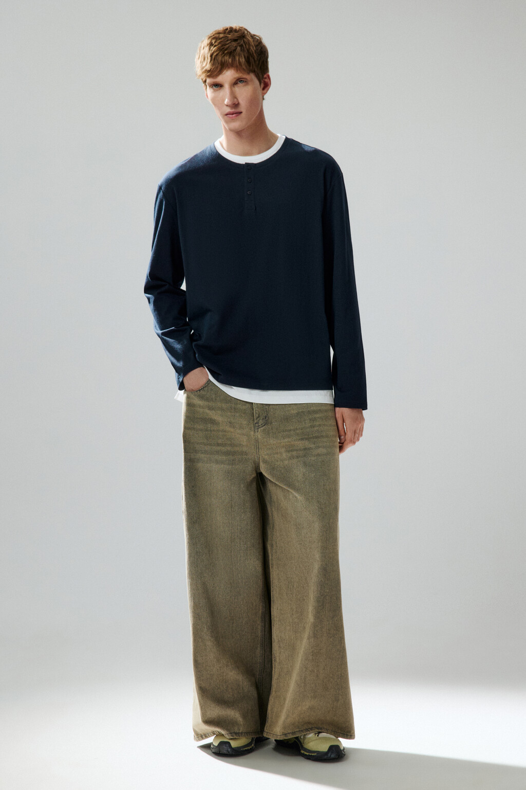 Лонгслив двуслойный с застежкой на груди - цвет черный - 4