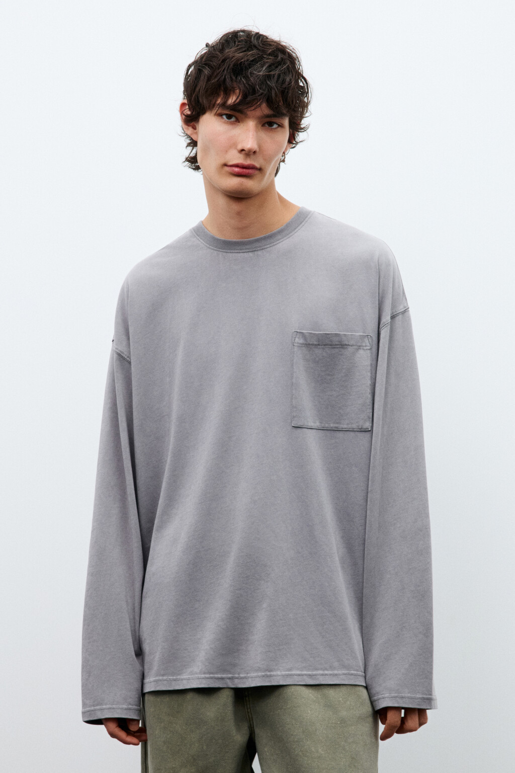 Лонгслив с вареным эффектом и карманом - цвет серый - 3