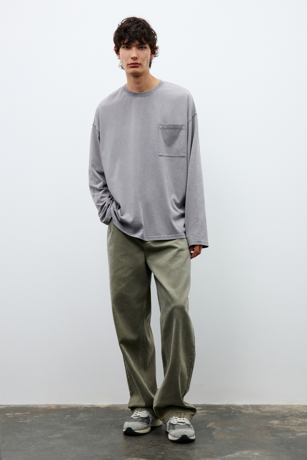 Лонгслив с вареным эффектом и карманом - цвет серый - 5