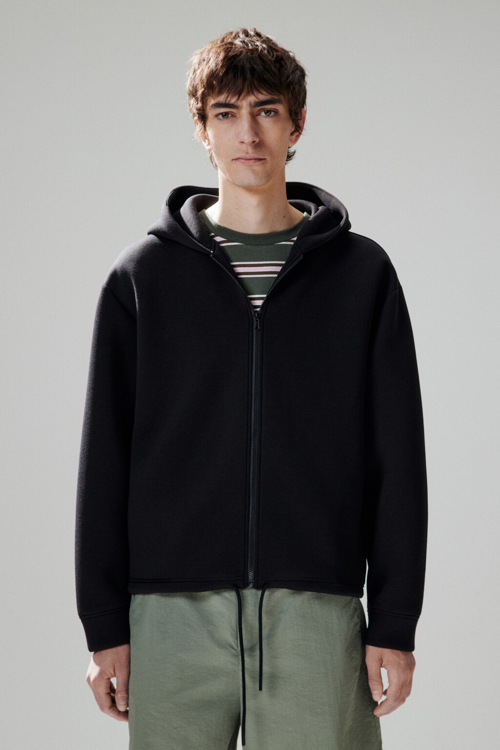 Худи-зипка из футера с капюшоном - цвет черный - 2