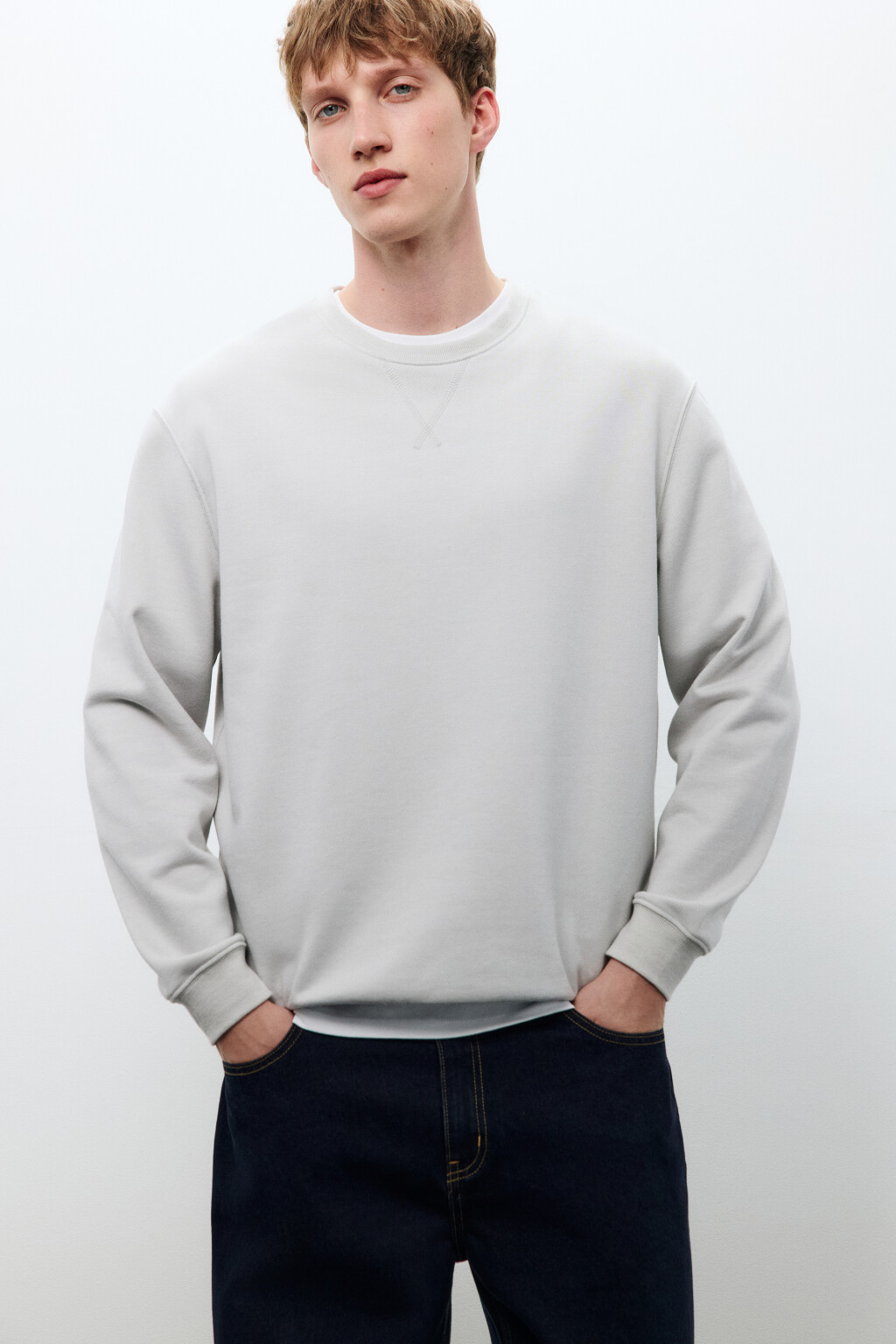 Свитшот из футера с нашивкой - цвет серый - 1