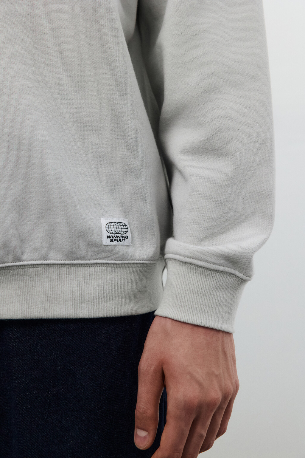 Свитшот из футера с нашивкой - цвет серый - 6