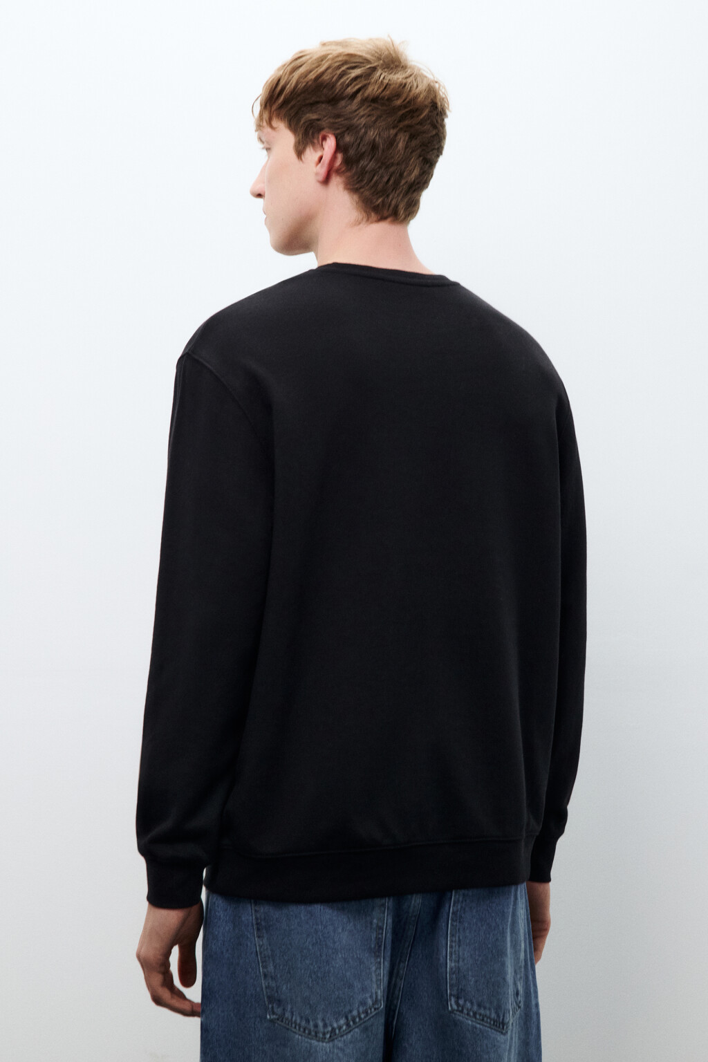 Свитшот из футера с нашивкой - цвет черный - 3