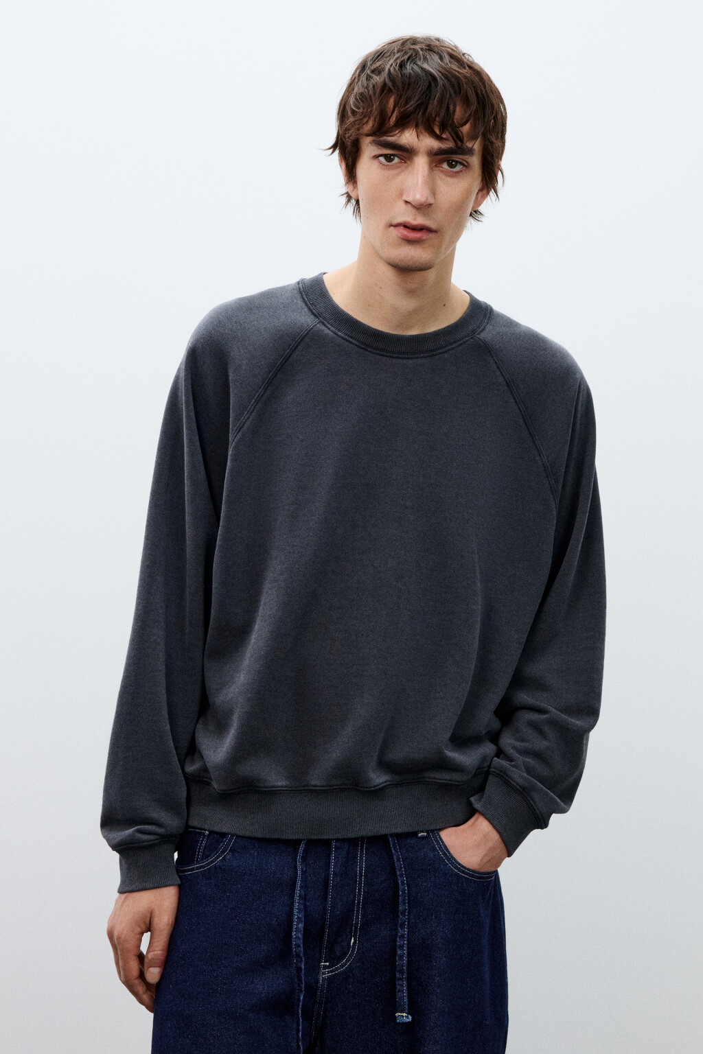 Свитшот из футера с вареным эффектом - цвет черный - 2