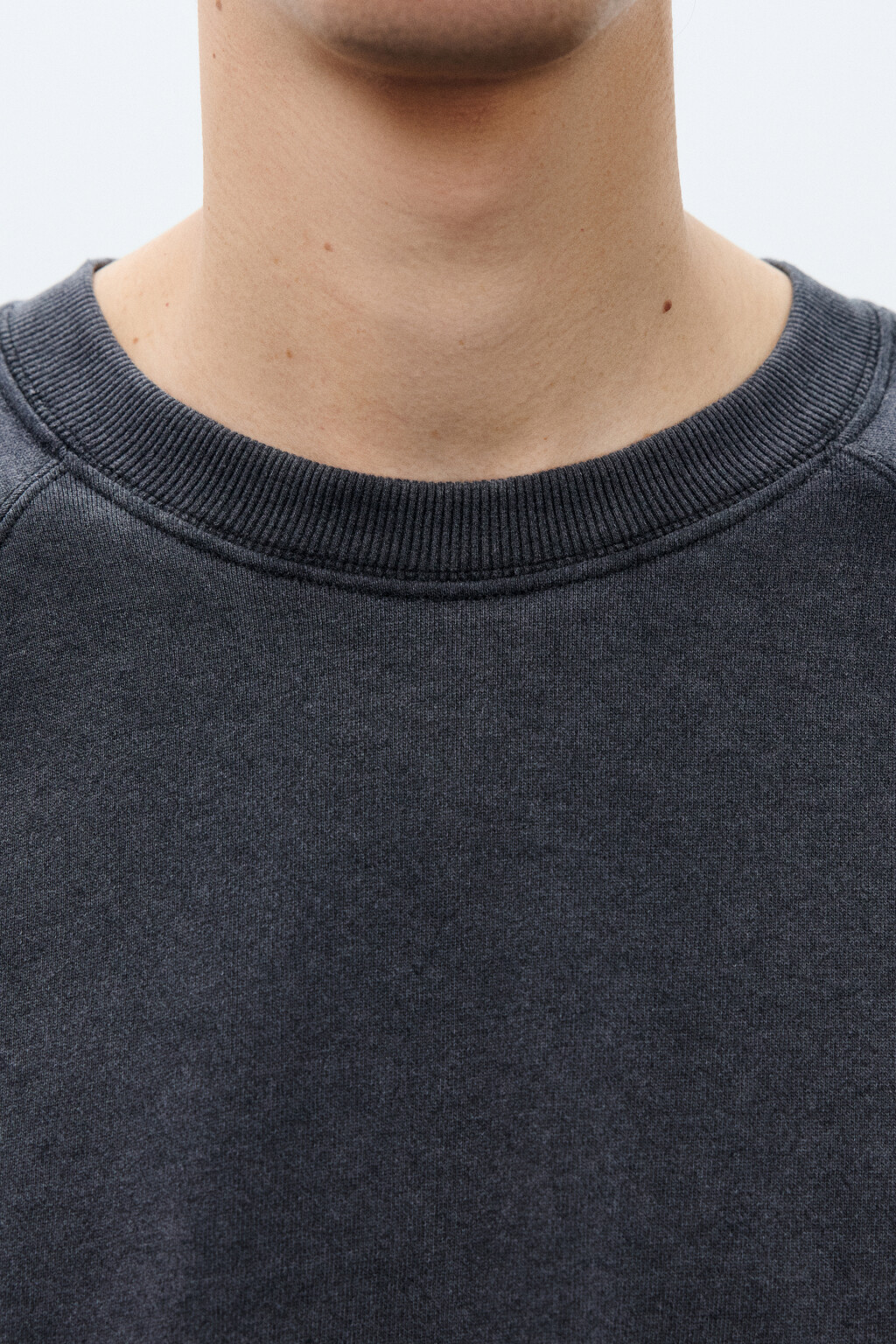 Свитшот из футера с вареным эффектом - цвет черный - 6